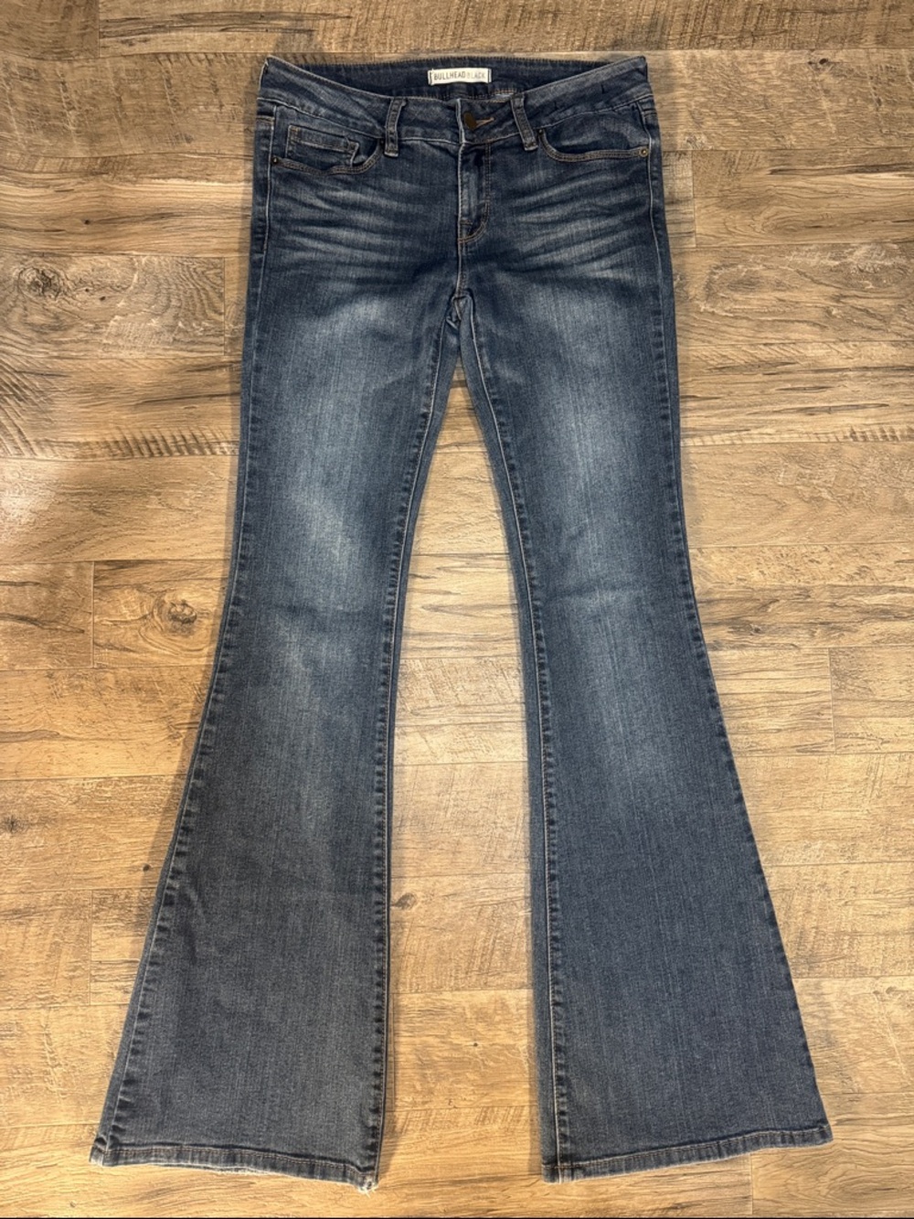 Bullhead Black Women's Flare Jeans in Faded Blue Wash - Size 7